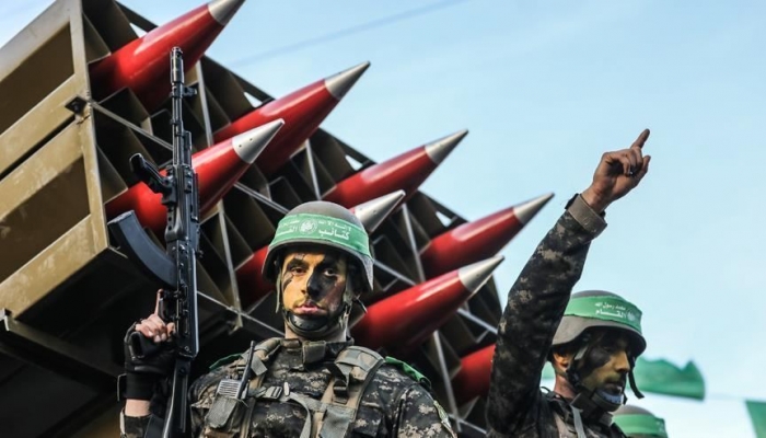 ضباط في جيش الاحتلال: إطلاق الصواريخ يتم بتغاضٍ مقصود من حماس
