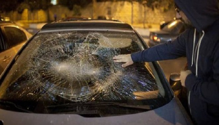 تضرر مركبة بعد استهدافها برصاص الاحتلال في جنين
