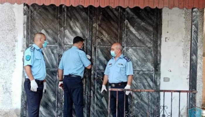 جنين: الشرطة تغلق 90 محلا تجاريا لعدم الالتزام بقرارات الحكومة
