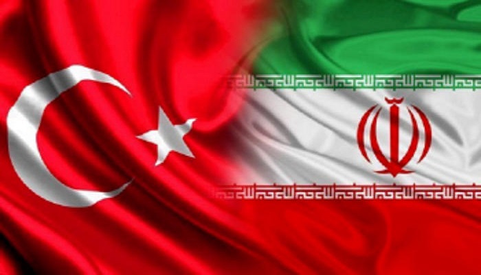 إيران تعلن استعدادها لمساعدة منكوبي زلزال تركيا

