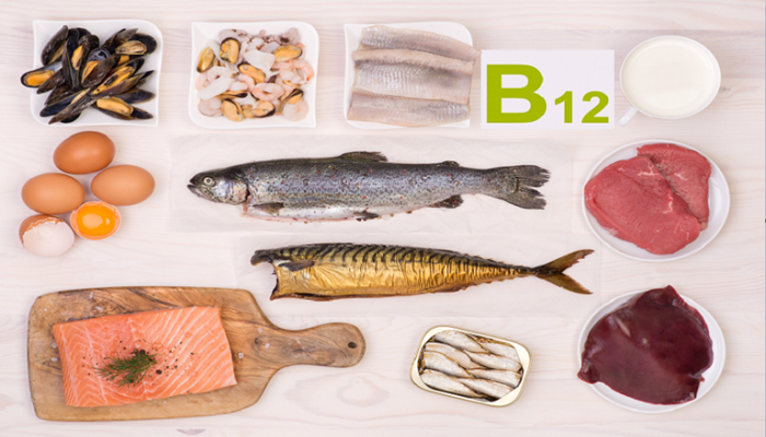 علامات مزعجة للغاية تدل على أن مستويات B12 منخفضة في الجسم
