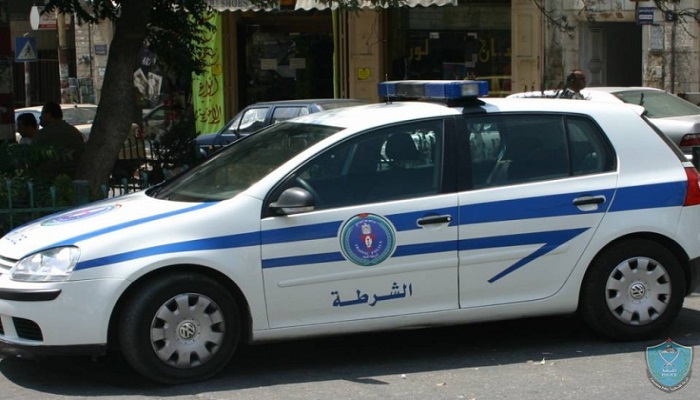 الشرطة تغلق محال