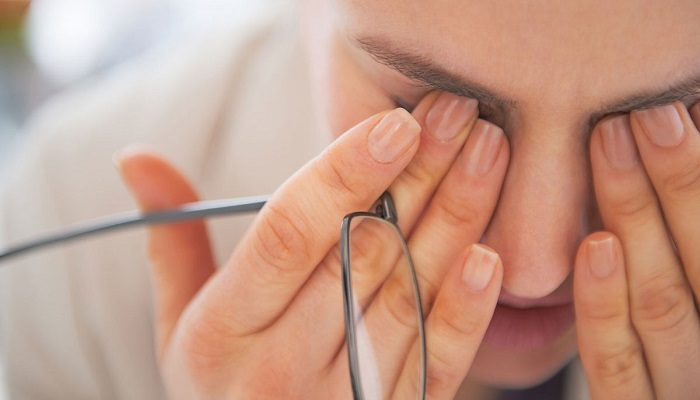 هل يمكن أن تسبب الإصابة بـ كوفيد-19 فقدان البصر؟