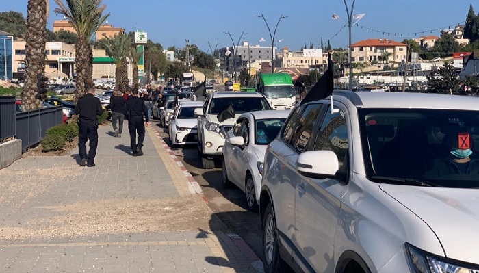 قافلة مركبات احتجاجية