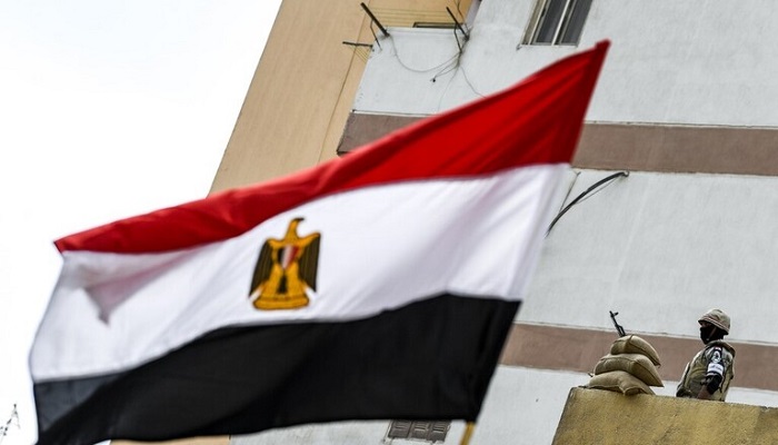 مصر.. مصرع 12 شخصا في حادث تصادم بين سيارتين على طريق أسوان
