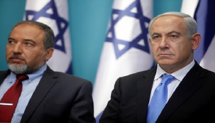 مهاجما نتنياهو.. ليبرمان: وظيفته فقط انتهاك الأمن القومي الإسرائيلي

