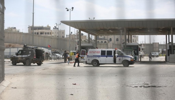إطلاق نار على شاب على حاجز قلنديا العسكري شمال القدس