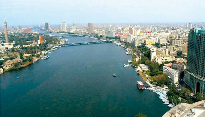 مصرية تقتل طفليها رميا في مياه النيل
