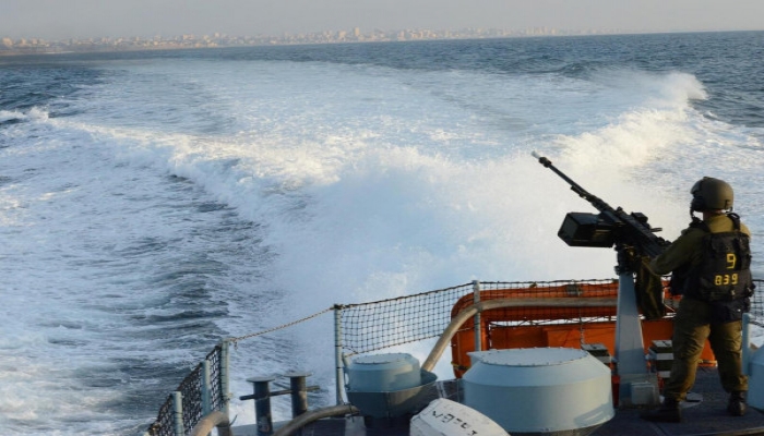 زوارق الاحتلال تطلق النار على مراكب الصيادين في بحر غزة
