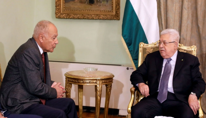 أبو الغيط قلق من حديث الإسرائيليين عن إزاحة الرئيس عباس 
