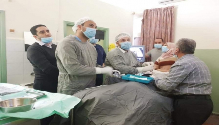 فريق طبي فلسطيني ينجح بإجراء عملية قلب لجنين في رحم أمه
