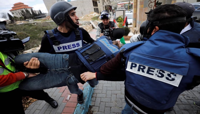15 صحفياً في سجون الاحتلال

