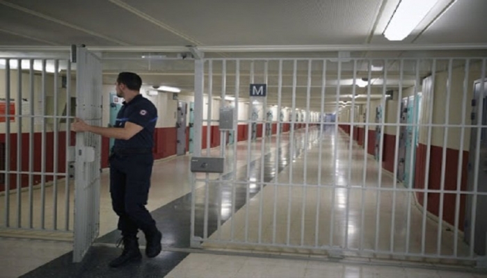 وكالة: فيروس كورونا ينتشر داخل السجون الأمريكية