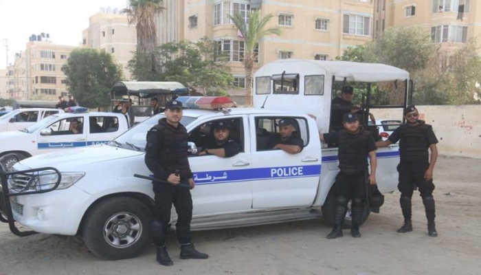 الشرطة والأجهزة الأمنية تضبط 25 مركبة لعدم التزام أصحابها بإجراءات الطوارئ بالخليل
