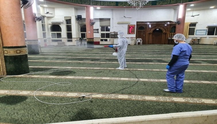 بلدية رام الله تباشر بتعقيم المساجد والكنائس وبيوت المسنين

