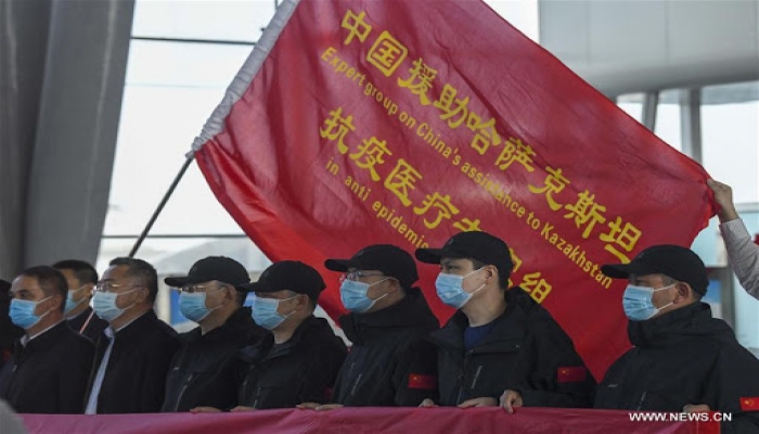 الصين ترسل فريقاً طبياً إلى كازاخستان لمكافحة فيروس كورونا

