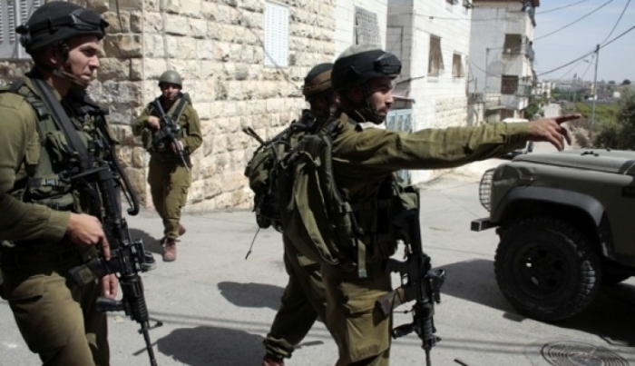 الاحتلال يقتحم مخيم قلنديا وبلدة كفر عقب شمال القدس المحتلة
