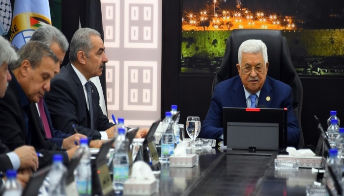 الرئيس عباس يوجه الحكومة لتخفيف إجراءاتها بطريقة مدروسة

