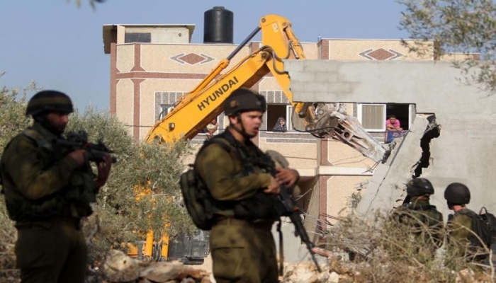 الاحتلال يخطر بهدم منزلين في بلدة الخضر جنوب بيت لحم
