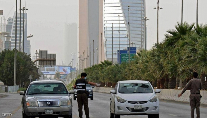 السعودية ترفع حظر التجول جزئيًا مع ابقائه على مدار 24 ساعة في مكة
