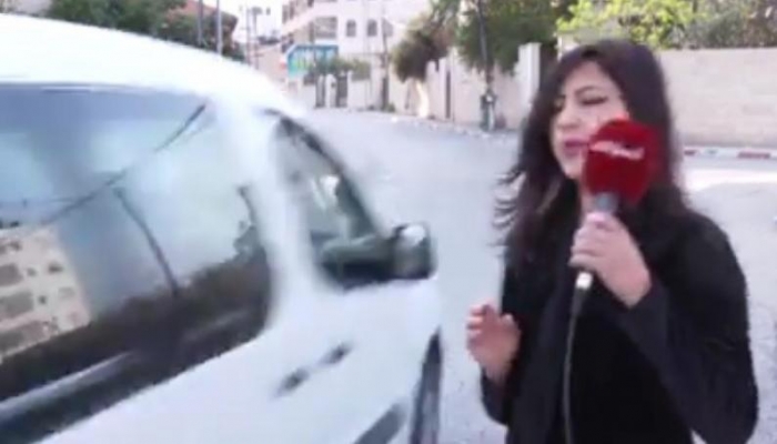 الشرطة تقبض على شخص عرض حياة طاقم صحفي للخطر في رام الله (فيديو)
