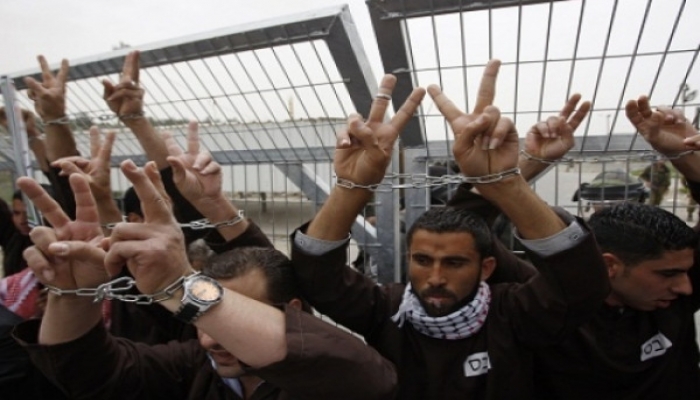أبو بكر: غالبية الأسرى المعتقلين في سجون الاحتلال من الكادحين
