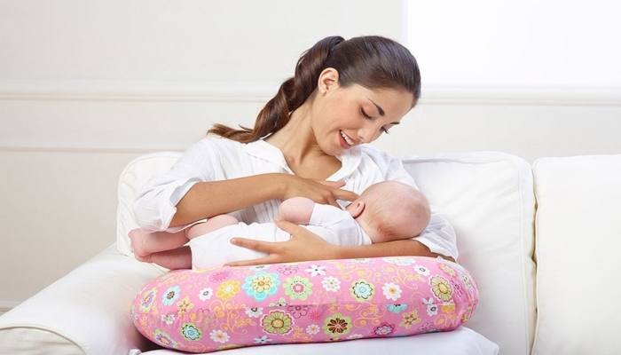 الصحة العالمية: الرضاعة الطبيعية تحمي أطفالك من كورونا