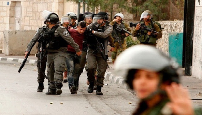  قوات الاحتلال تنفذ عمليات عنف وترويع في بلدة يعبد وتعتقل سيدة وابنتها
