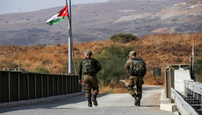 جيش الاحتلال يعلن إحباط عملية تهريب سلاح عند الحدود مع الأردن

