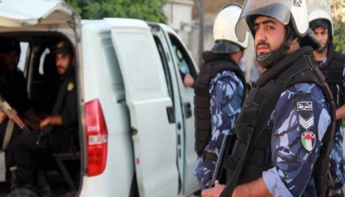 الشرطة تكشف ملابسات قضية حرق مركبة وتقبض على مشتبه به في طولكرم
