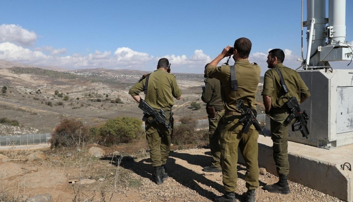 هآرتس:  جنود إسرائيليون اقتحموا منزلا سوريا وقتلوا من كانوا فيه دون سبب