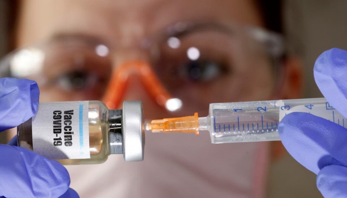 أول دولة تعلن موعد بدء التطعيم ضد فيروس 