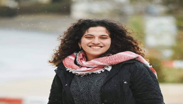 الاحتلال يعتقل فتاة