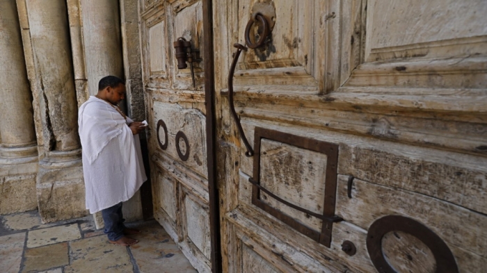 إغلاق كنيسة القيامة في القدس المحتلة
