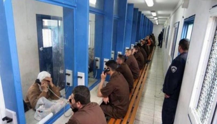 مصلحة السجون الإسرائيلية تقرر استئناف زيارات الأسرى 

