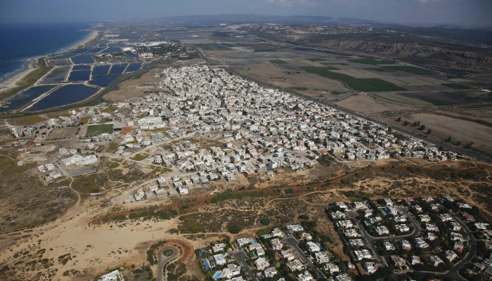 رغم الأزمة الاقتصادية.. مشروع إسرائيلي جديد بالطاقة البديلة في النقب والجليل 


