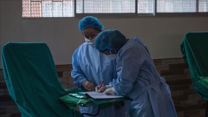 تسجيل حالة وفاة و520 إصابة جديدة بفيروس كورونا في فلسطين
