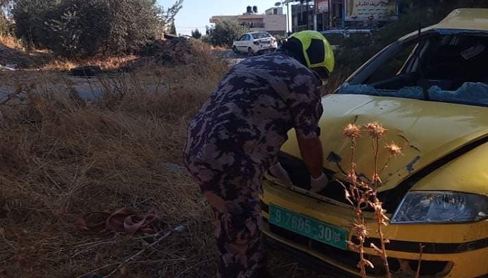 الدفاع المدني يخلي إصابة في حادث سير شرق بيت لحم

