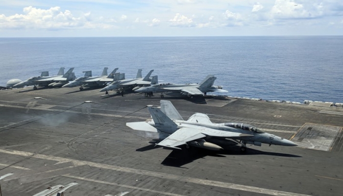 حاملتا طائرات أمريكيتان تجريان تدريبات في بحر الصين الجنوبي تحت أنظار سفن صينية

