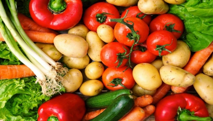 هل غسل الخضراوات والفواكه بكربونات الصوديوم آمن على صحتك؟
