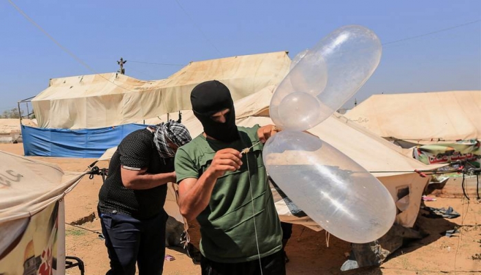 موقع واللا العبري يكشف توصيات جيش الاحتلال بشأن البالونات الحارقة

