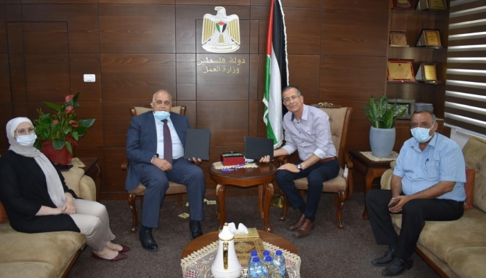 أبو جيش يوقع اتفاقية توريد خدمات فنية واستشارية بهدف تحصيل حقوق عمالنا داخل الـ48
