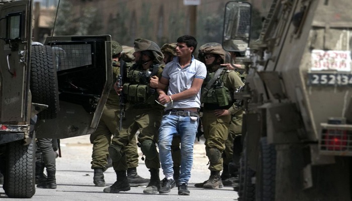قوات الاحتلال تعتقل 11 مواطنا من الضفة
