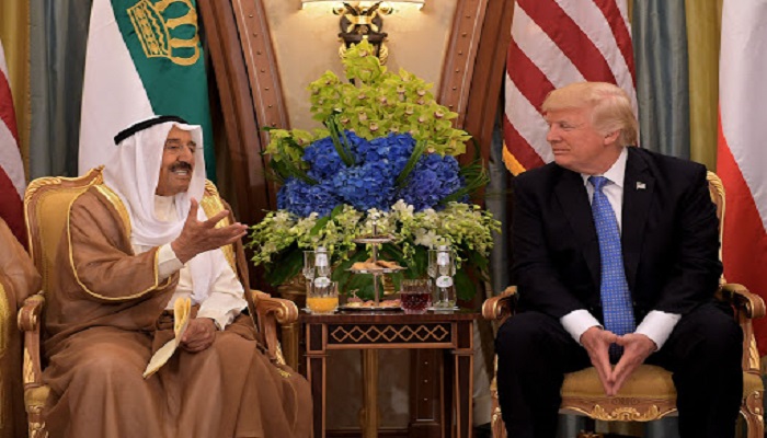 ترامب يمنح أمير الكويت وسام الاستحقاق الأمريكي
