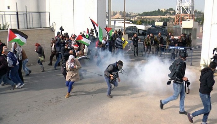 إصابة 3 مواطنين بينهم صحفي بالرصاص المعدني خلال قمع الاحتلال مسيرة كفر قدوم
