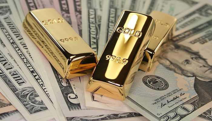 أسعار الذهب تصعد مع ضعف الدولار
