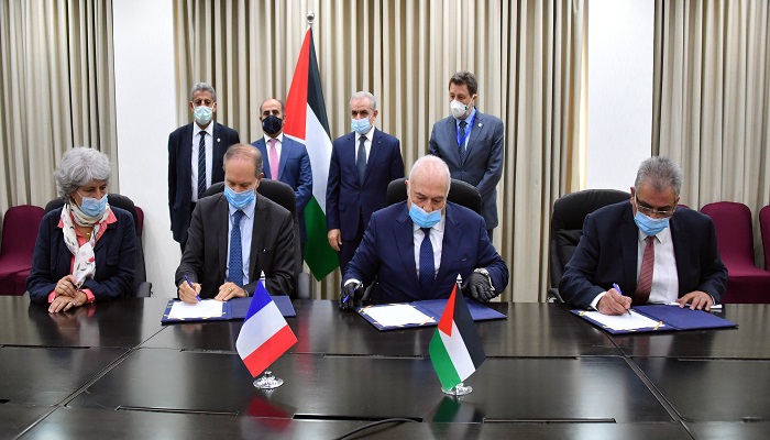 الحكومة والوكالة الفرنسية للتنمية توقعان اتفاقية مشروع للمياه والزراعة في غزة بقيمة 24 مليون يورو
