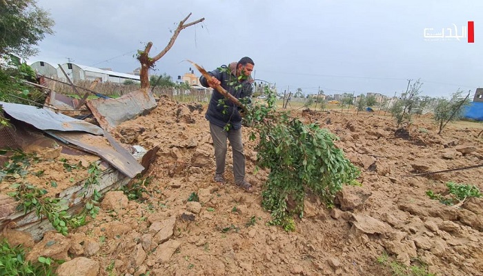 الاحتلال يتوغل في غزة ويجرف أراضي المزارعين