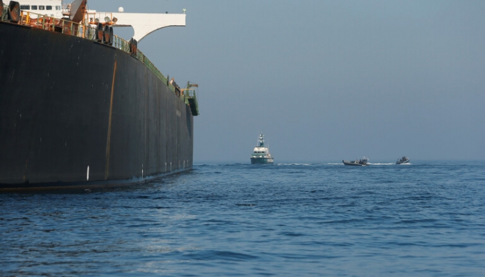 مسؤول إيراني: نملك 300 سفينة عابرة للمحيطات
