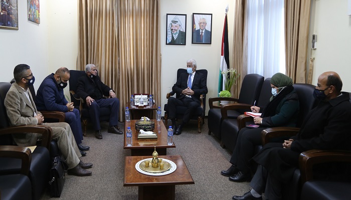 وزير التربية ومحافظ